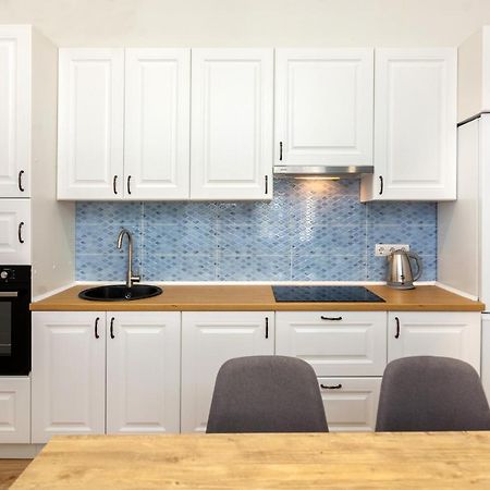 Three Bedrooms VIP Apartment on Kniazia Romana 12 Leopoli Esterno foto