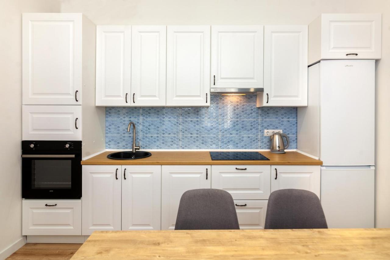 Three Bedrooms VIP Apartment on Kniazia Romana 12 Leopoli Esterno foto