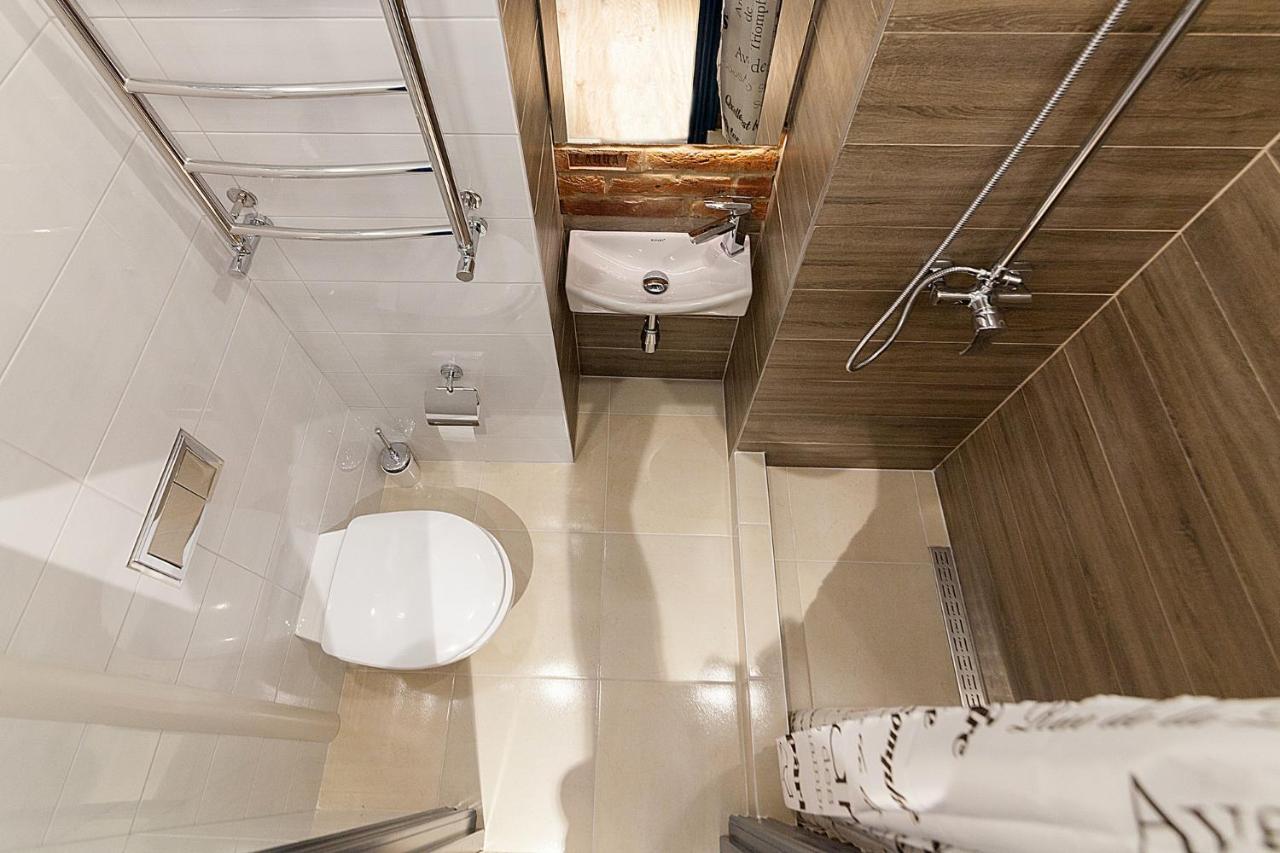 Three Bedrooms VIP Apartment on Kniazia Romana 12 Leopoli Esterno foto