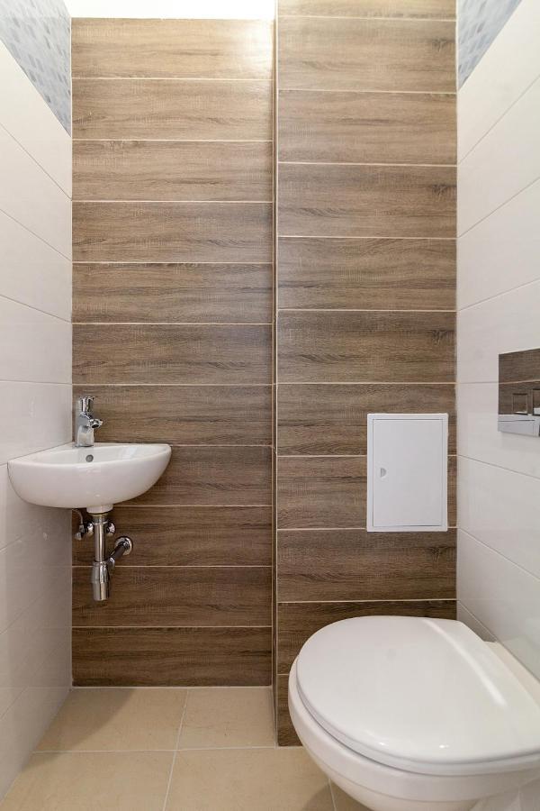 Three Bedrooms VIP Apartment on Kniazia Romana 12 Leopoli Esterno foto