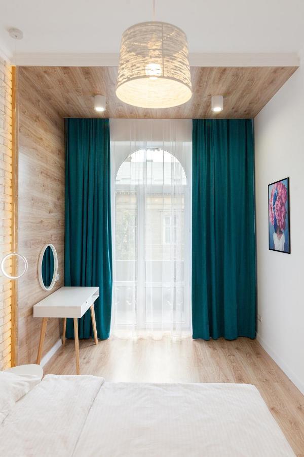 Three Bedrooms VIP Apartment on Kniazia Romana 12 Leopoli Esterno foto