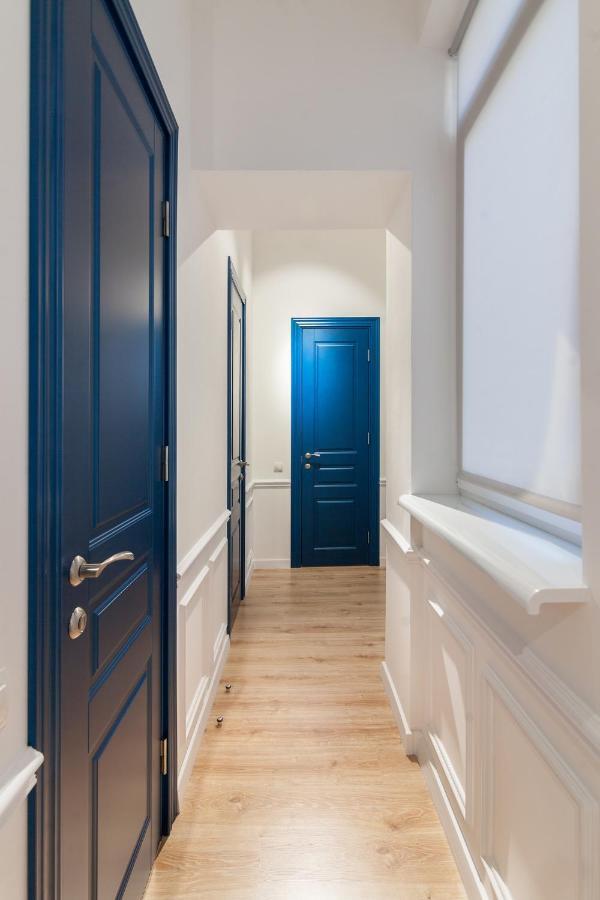 Three Bedrooms VIP Apartment on Kniazia Romana 12 Leopoli Esterno foto